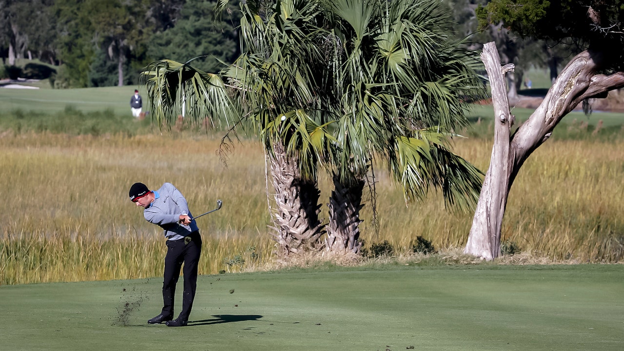 Howell with another 64 takes 3-shot lead at Sea Island